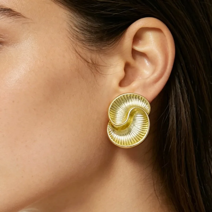 European and American style simple fashion ocean style threaded earrings light luxury design earrings high-end earrings cross-b
European and American style simple fashion ocean style threaded earrings light luxury design earrings high-end earrings cross-b