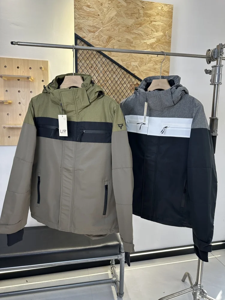 Высококачественная хлопковая лыжная куртка для мужчин, уличное ветрозащитное молодежное пальто с капюшоном, подходящее для длинного свека
Высококачественная хлопковая лыжная куртка для мужчин, уличное ветрозащитное молодежное пальто с капюшоном, подходящее для длинного свека