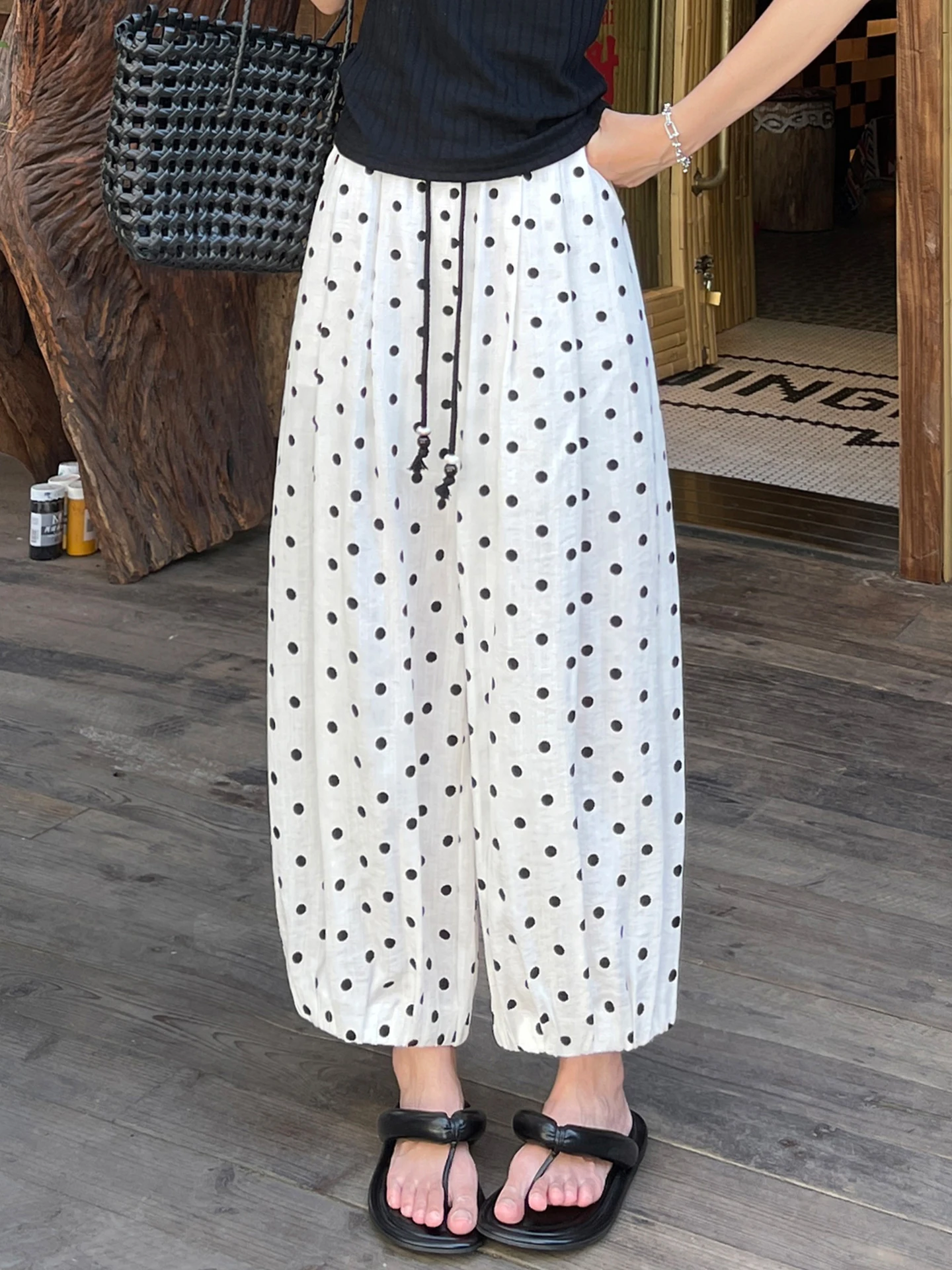 Ice Silk Cotton Linen Polka Dot Lantern Wide Leg Pants Women Summer Thin High Waist Slimming Drape Casual Sun Protection Nine...
Ice Silk Cotton Linen Polka Dot Lantern Wide Leg Pants Women Summer Thin High Waist Slimming Drape Casual Sun Protection Nine...