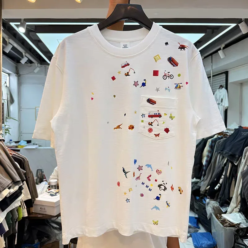 Летняя футболка с мультяшной наклейкой для мужчин и женщин, уличная одежда, модные футболки высокого качества, мужская одежда 
Летняя футболка с мультяшной наклейкой для мужчин и женщин, уличная одежда, модные футболки высокого качества, мужская одежда
