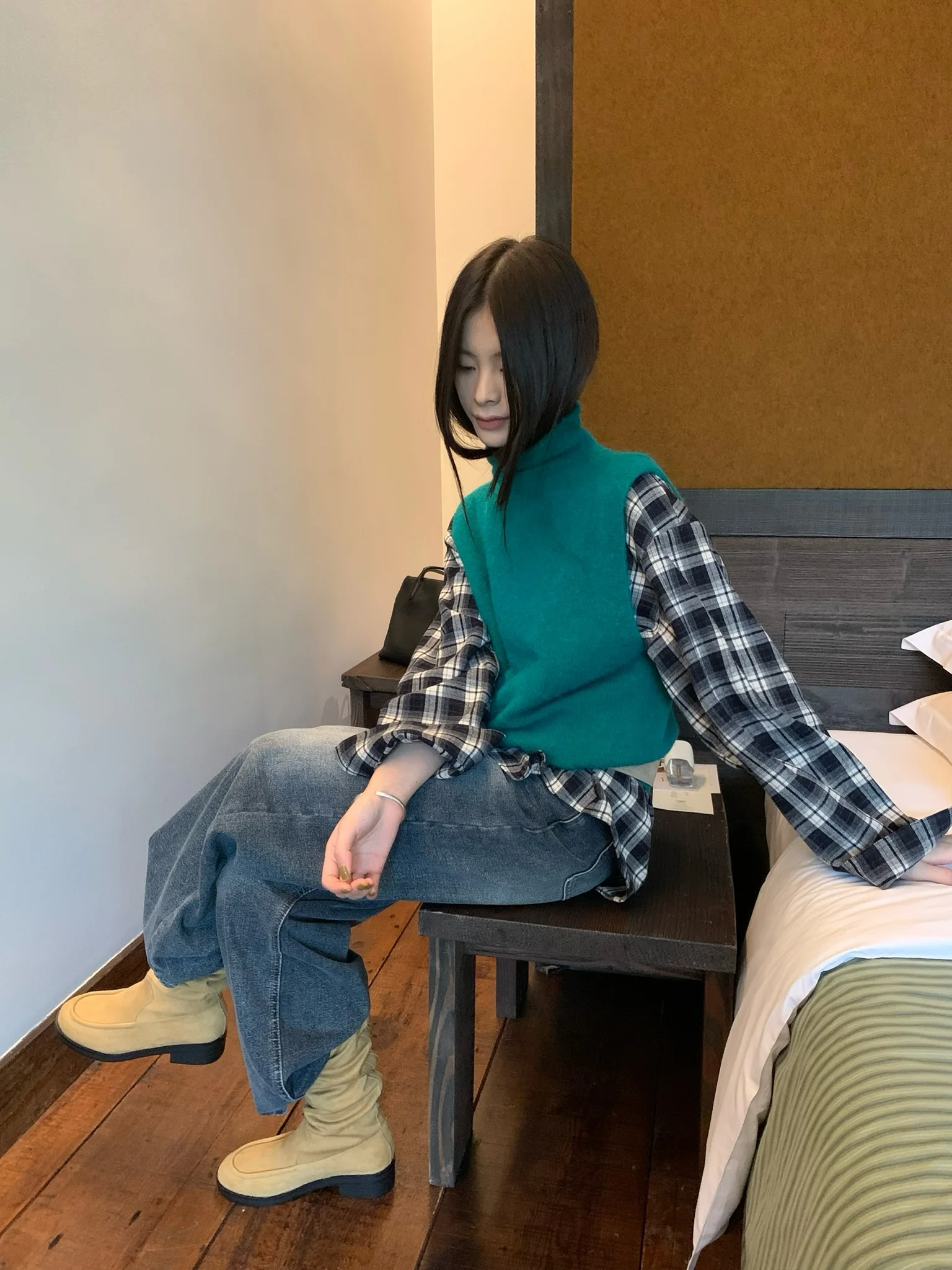 Вязаный жилет с высоким воротником, однотонный, для многослойных образов, осенне-зимний, теплый, модный, женский, для повседневной носки, из мягкой ткани LMY2748
Вязаный жилет с высоким воротником, однотонный, для многослойных образов, осенне-зимний, теплый, модный, женский, для повседневной носки, из мягкой ткани LMY2748