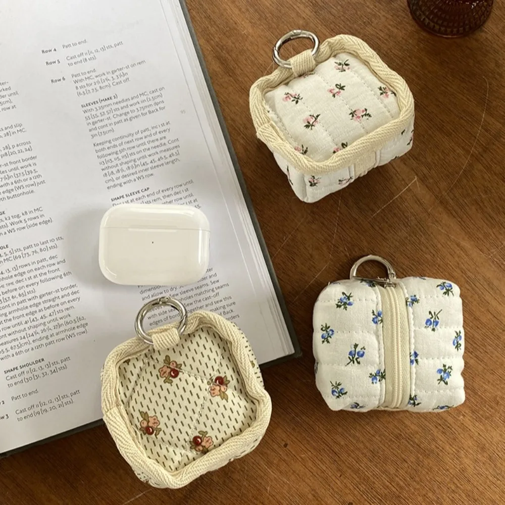 Lightweight Portable Nylon Coin Purse Square Embroidery Mini Storage Bag Korean Style Zipper Small Item Bag Travel
Lightweight Portable Nylon Coin Purse Square Embroidery Mini Storage Bag Korean Style Zipper Small Item Bag Travel