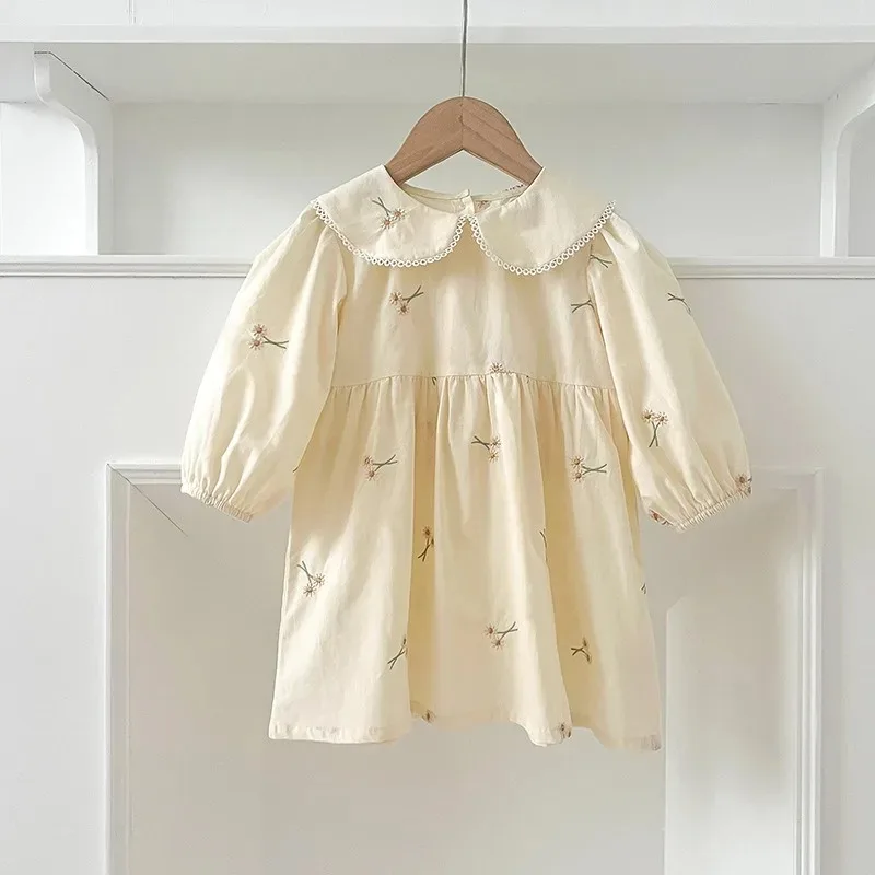 Новое осеннее платье для девочек с вышивкой и воротником «Питер Пэн», с длинными рукавами, в милом стиле, для ползания
Новое осеннее платье для девочек с вышивкой и воротником «Питер Пэн», с длинными рукавами, в милом стиле, для ползания