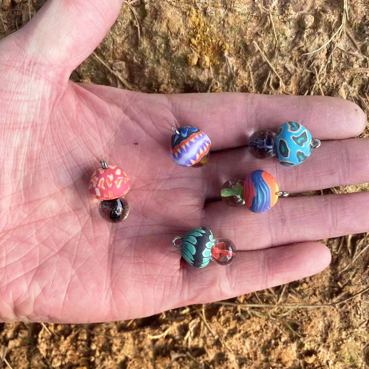 5pcs 5 colors magic interesting polymer clay and glass with mushrooms cute DIY accessories suitable for earrings necklace keycha
5pcs 5 colors magic interesting polymer clay and glass with mushrooms cute DIY accessories suitable for earrings necklace keycha