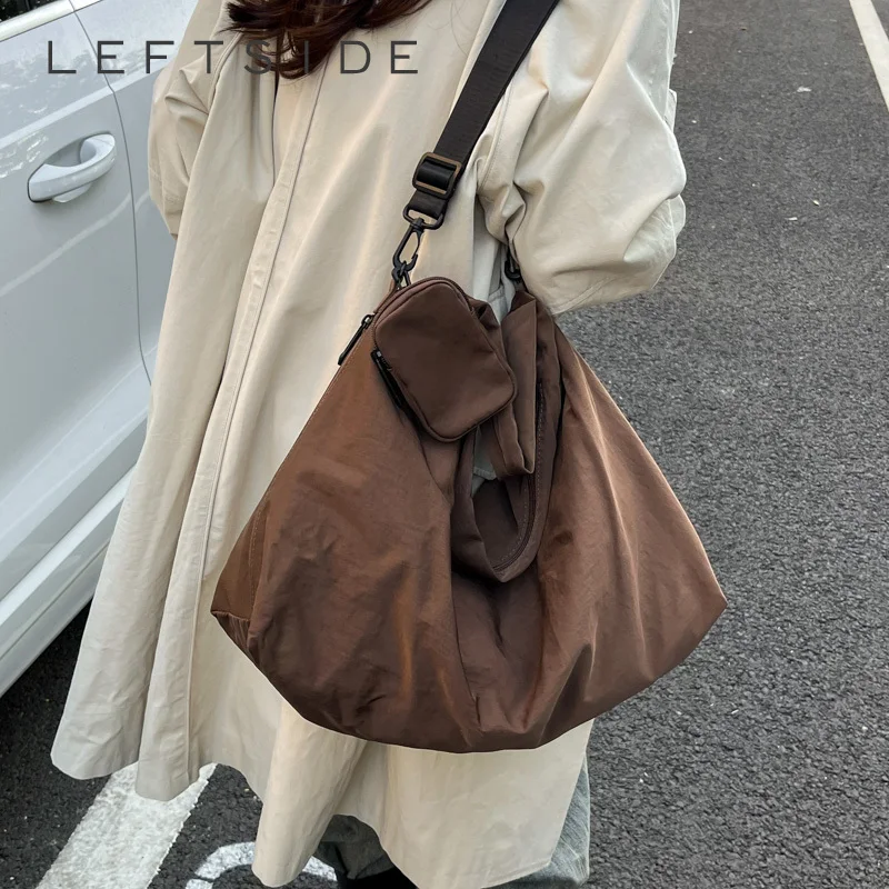LEFTSIDE Women's Large Oxford Shoulder Bag with Zipper Casual Tote Purse To Match Oversized Coat Street Handbag for Daily Use
LEFTSIDE Women's Large Oxford Shoulder Bag with Zipper Casual Tote Purse To Match Oversized Coat Street Handbag for Daily Use