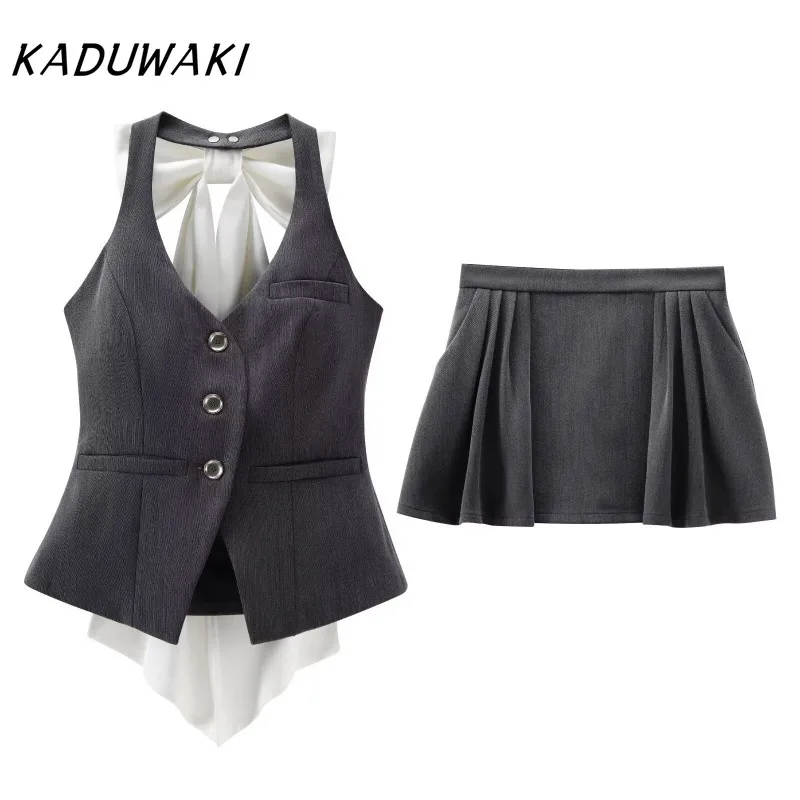 KADUWAKI Elegant 2024 Spring/Summer New Women's Detachable Butterfly Knot Dew Back Hanging Neck Vest Pleated Skirt Pants Sets
KADUWAKI Elegant 2024 Spring/Summer New Women's Detachable Butterfly Knot Dew Back Hanging Neck Vest Pleated Skirt Pants Sets