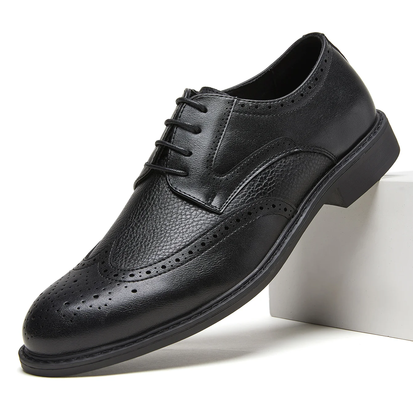 Men Leather Brogue Oxford Shoes Lace Up Formal Business Dress Shoes Comfortable Durable Footwear For Office Daily Work Events
Men Leather Brogue Oxford Shoes Lace Up Formal Business Dress Shoes Comfortable Durable Footwear For Office Daily Work Events