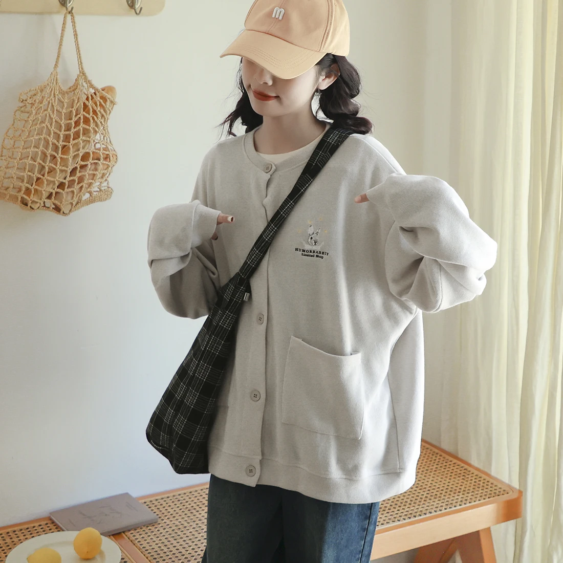 Sweet Preppy Sle, большой бейсбольный джемпер, женский свитер, кардиган, свободный крой с вышивкой, универсальная смесь хлопка и полиэстера
Sweet Preppy Sle, большой бейсбольный джемпер, женский свитер, кардиган, свободный крой с вышивкой, универсальная смесь хлопка и полиэстера