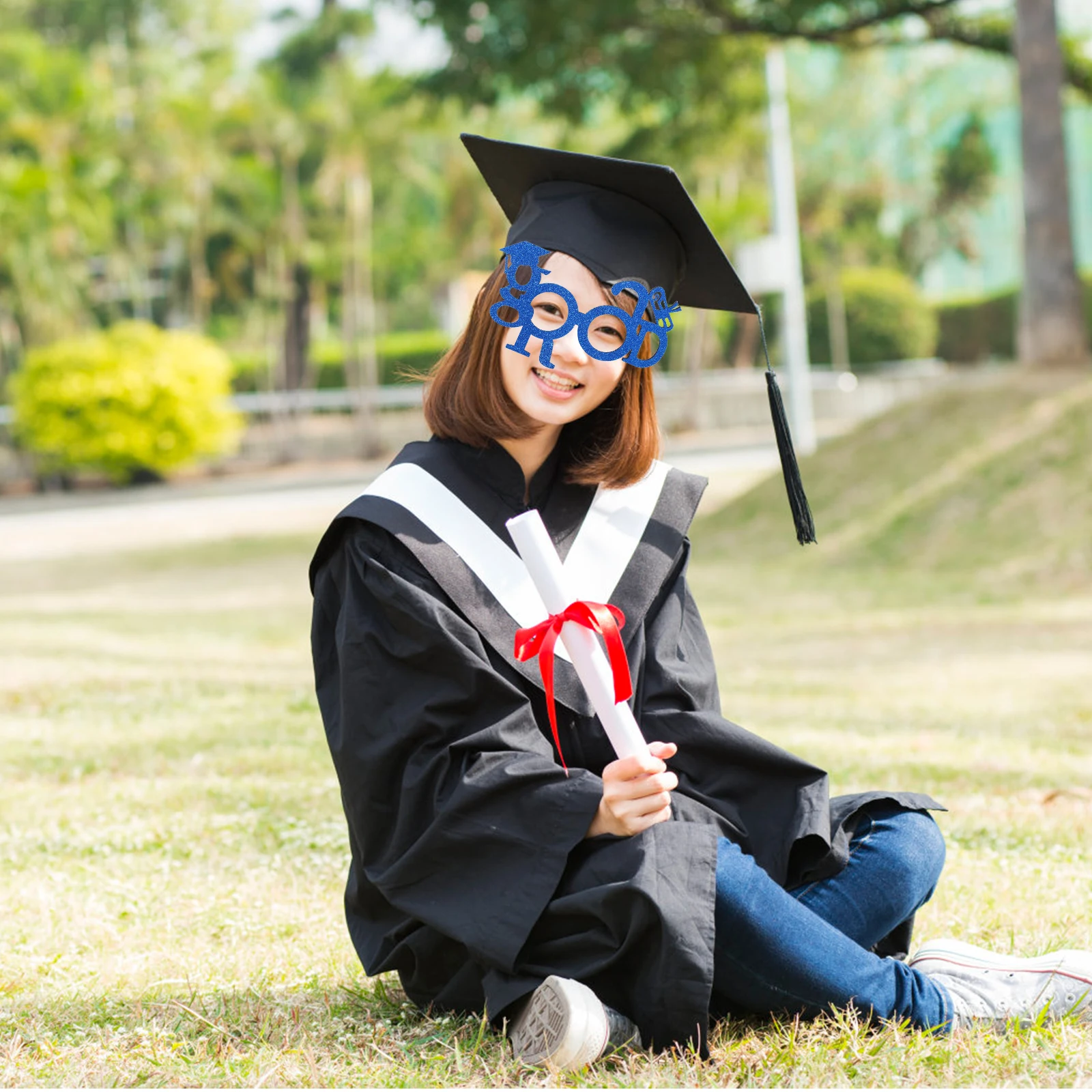 4pcs Graduation Party Glasses Photo Booth Props Lightweight College Decorations Glitter Cloth Grad Letters Fun Design
4pcs Graduation Party Glasses Photo Booth Props Lightweight College Decorations Glitter Cloth Grad Letters Fun Design