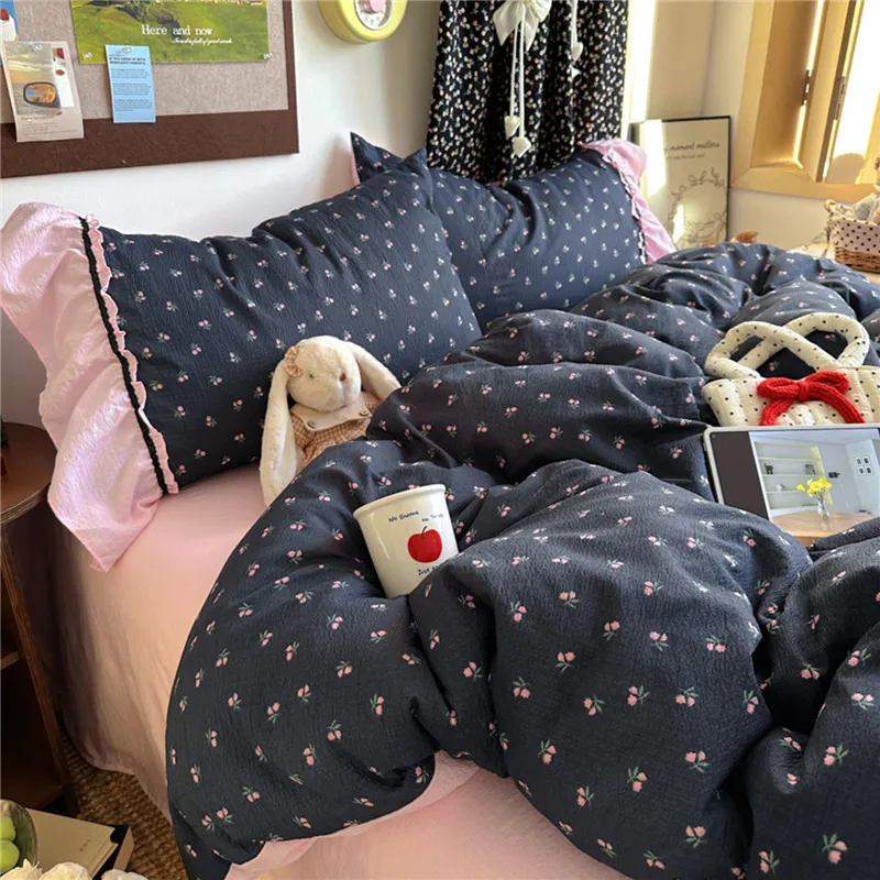 Korean Bedding Set Luxury Quilt Cover Pillowcase Flat Bed Sheet Sheet Girl Princess Ruffle Home Textile Christmas
Korean Bedding Set Luxury Quilt Cover Pillowcase Flat Bed Sheet Sheet Girl Princess Ruffle Home Textile Christmas