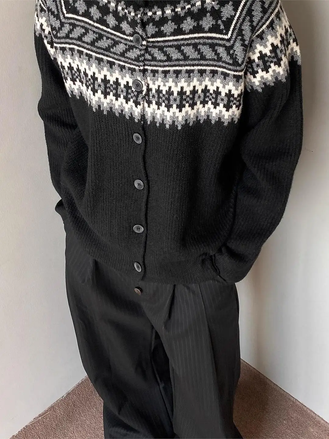 Retro Fair Isle Knitted Sweater Cardigan Casual Collar Design Knitted Top Trendy Loose Fit Long Sve Geometric Pattern
Retro Fair Isle Knitted Sweater Cardigan Casual Collar Design Knitted Top Trendy Loose Fit Long Sve Geometric Pattern