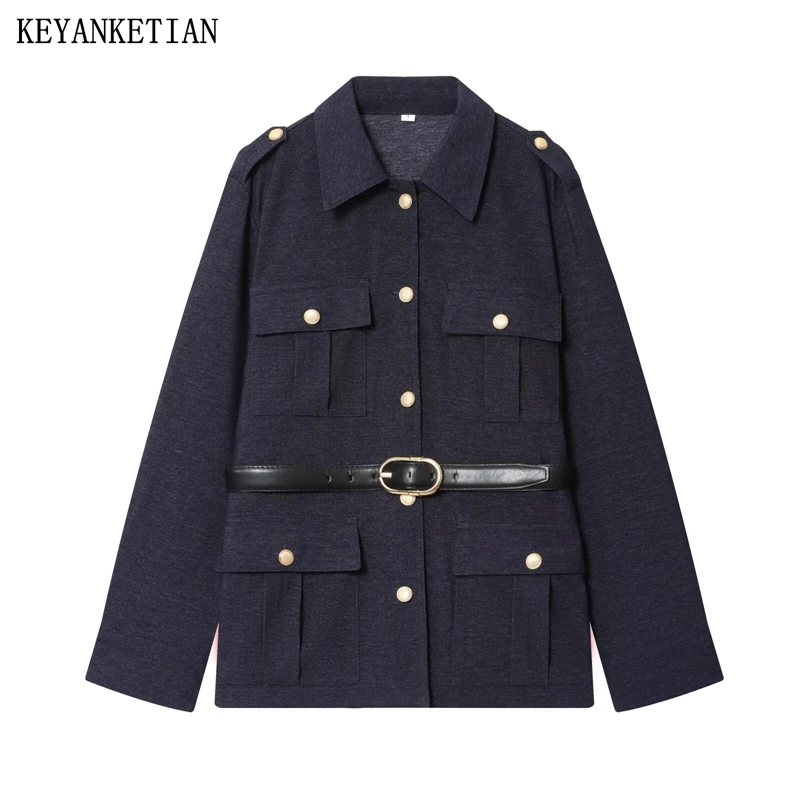 KEYANKETIAN осенняя новая женская одежда с длинными рукавами и нашивкой на плечах, однобортная женская куртка с карманами и поясом
KEYANKETIAN осенняя новая женская одежда с длинными рукавами и нашивкой на плечах, однобортная женская куртка с карманами и поясом