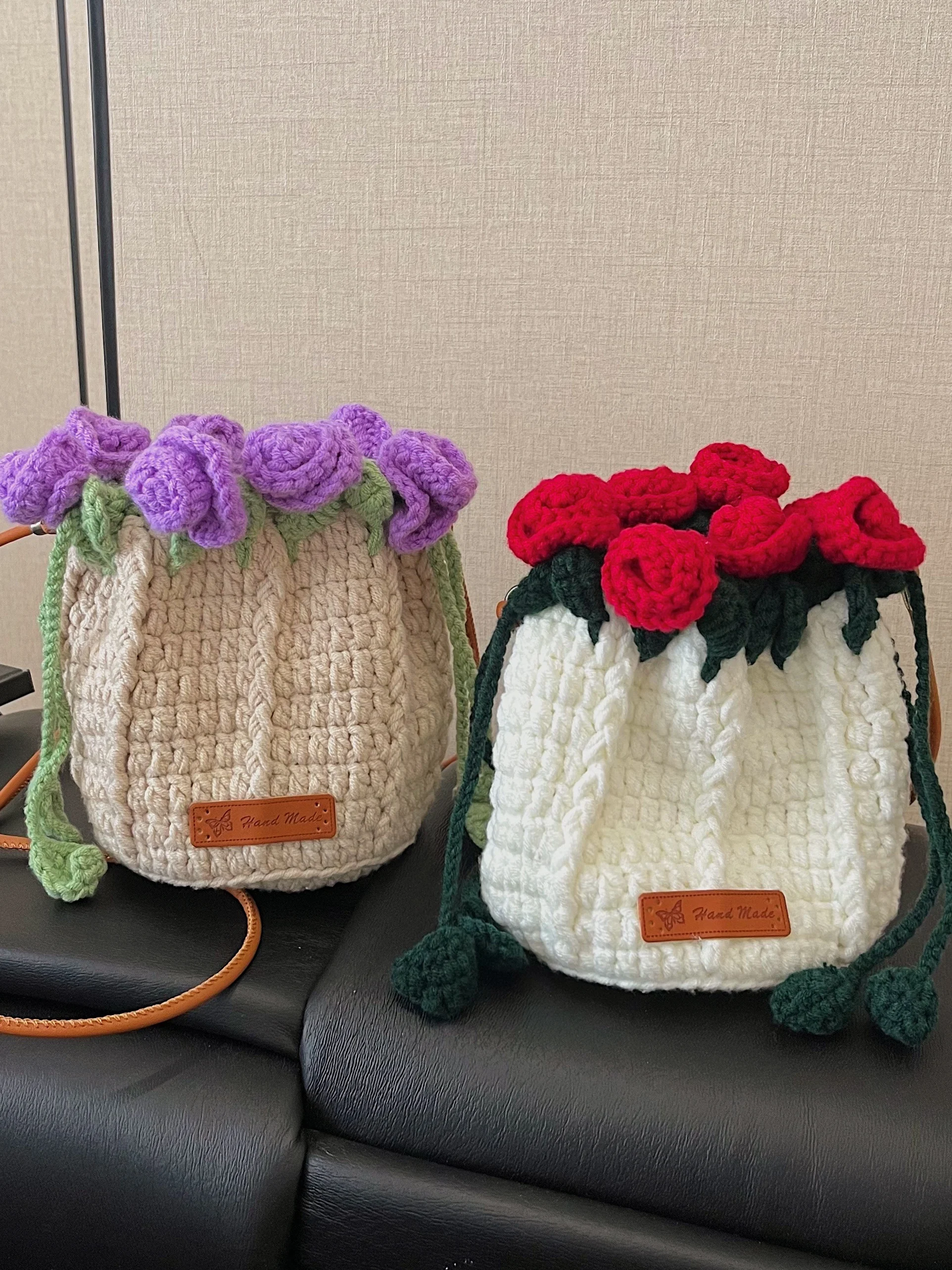 Handcrafted Rose Flower Crochet Bucket Bag Woolen Mobile Phone Bag New Style Crossbody Small Bag Flower Bouquet Blanket Gift
Handcrafted Rose Flower Crochet Bucket Bag Woolen Mobile Phone Bag New Style Crossbody Small Bag Flower Bouquet Blanket Gift