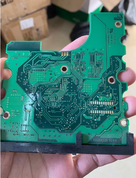 Circuit board hard disk board number 100306336 REV A white label 10027634
Circuit board hard disk board number 100306336 REV A white label 10027634