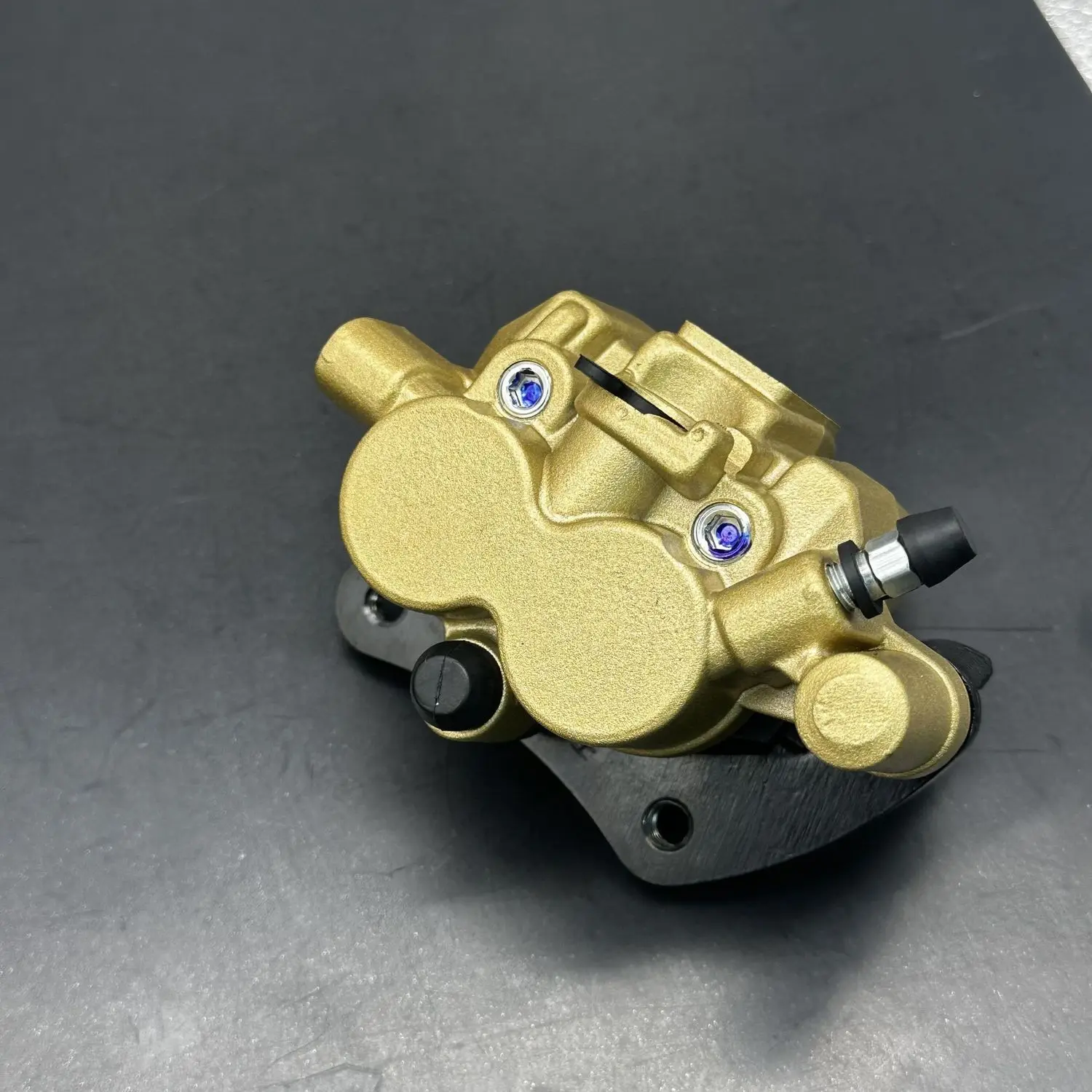 Dual piston brake pump motorcycle electric motorcycle modified disc brake cylinder high-performance brake caliper universal mode
Dual piston brake pump motorcycle electric motorcycle modified disc brake cylinder high-performance brake caliper universal mode