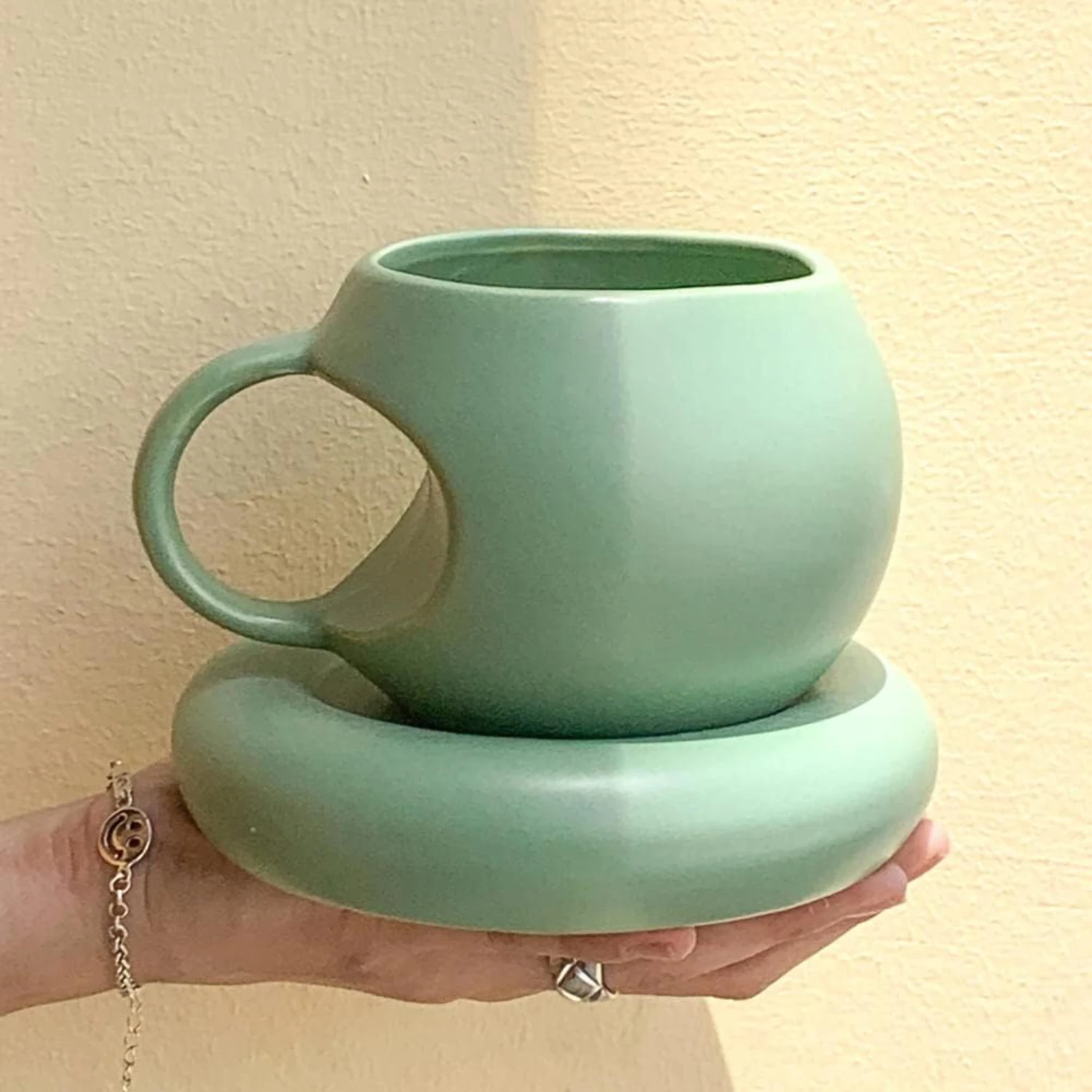 Stylish, Premium Quality Set of 4 White Ceramic Coffee Cups with Modern Design for Home or Office Use - Dishwasher and Microwave
Stylish, Premium Quality Set of 4 White Ceramic Coffee Cups with Modern Design for Home or Office Use - Dishwasher and Microwave