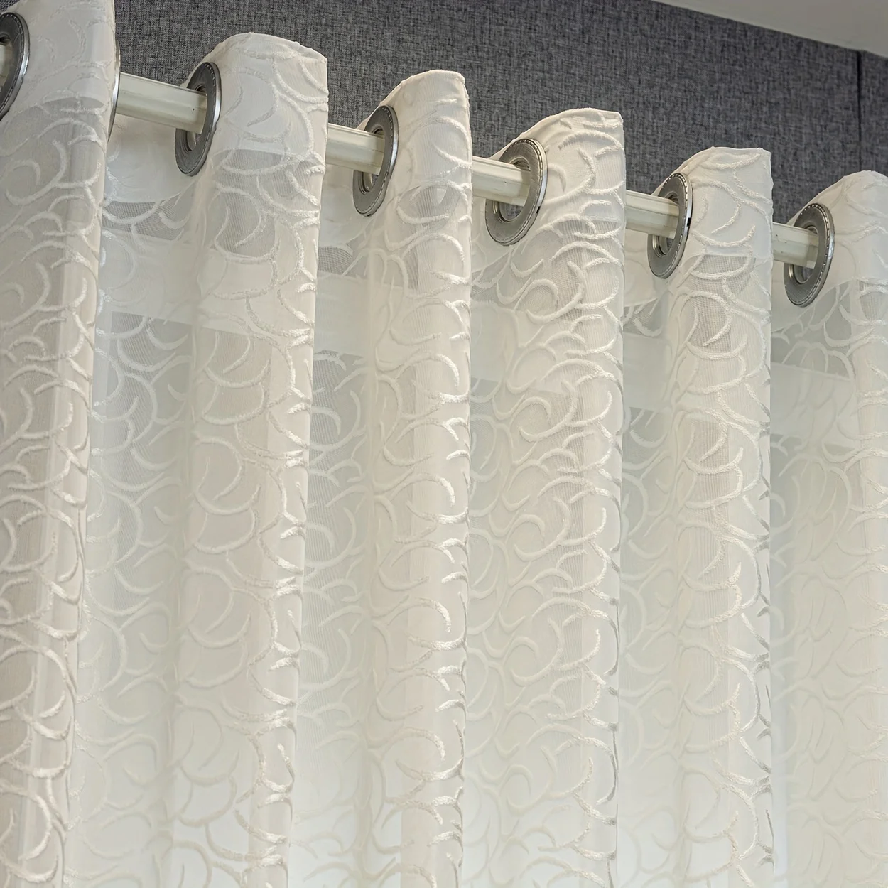 2Panels White Transparent Curtains, Top Cable Ring Hanging, Soft Relief Jacquard Light And Breathable, Suitable For Living Room Bedroom Balcony Office Home Decoration
2Panels White Transparent Curtains, Top Cable Ring Hanging, Soft Relief Jacquard Light And Breathable, Suitable For Living Room Bedroom Balcony Office Home Decoration
