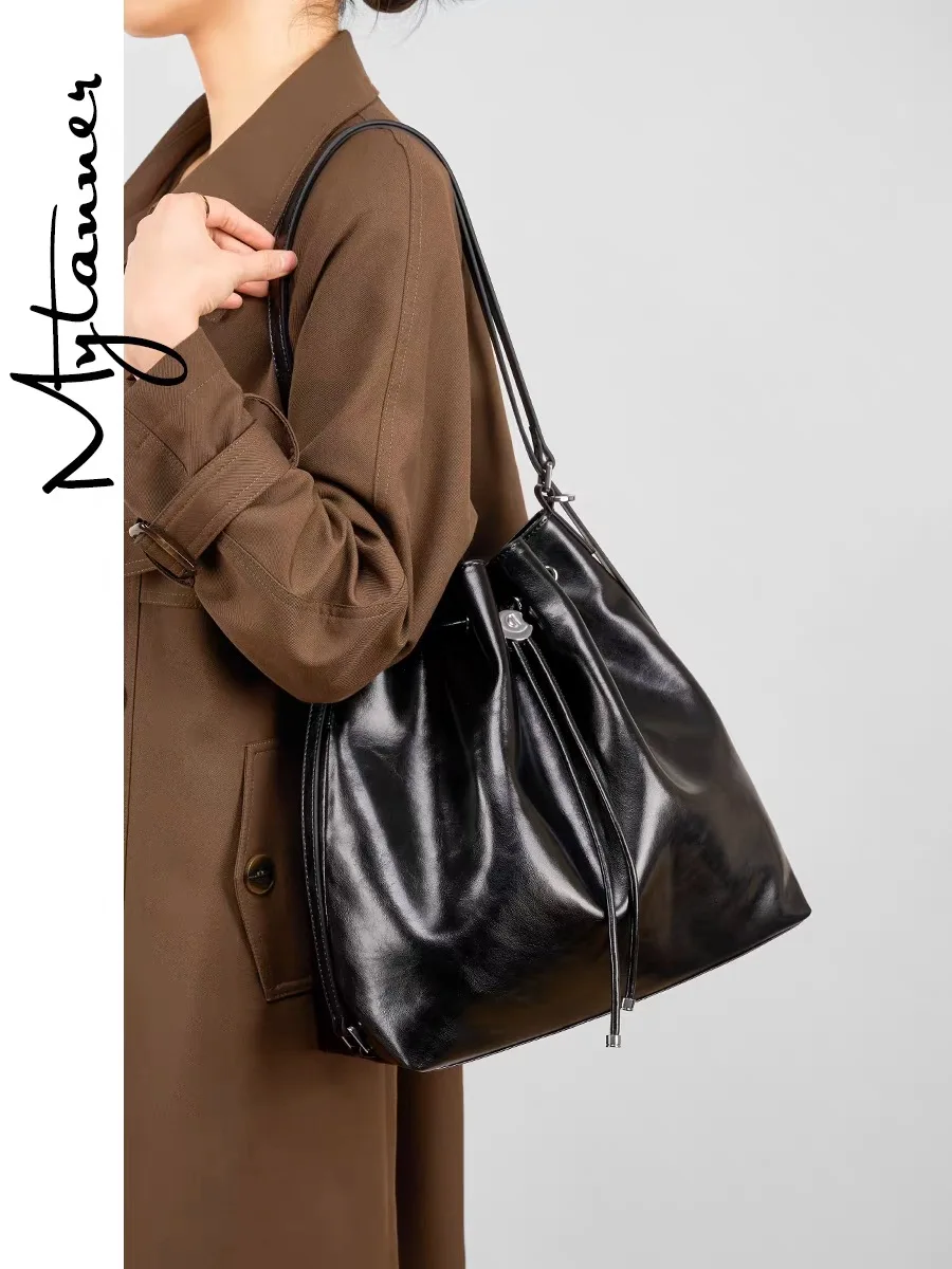 New Vintage Messenger Handbags Genuine Leather Drawstring Bag Women's Shoulder Bag Large Capacity Tote Bag Armpit Women's bags 
New Vintage Messenger Handbags Genuine Leather Drawstring Bag Women's Shoulder Bag Large Capacity Tote Bag Armpit Women's bags