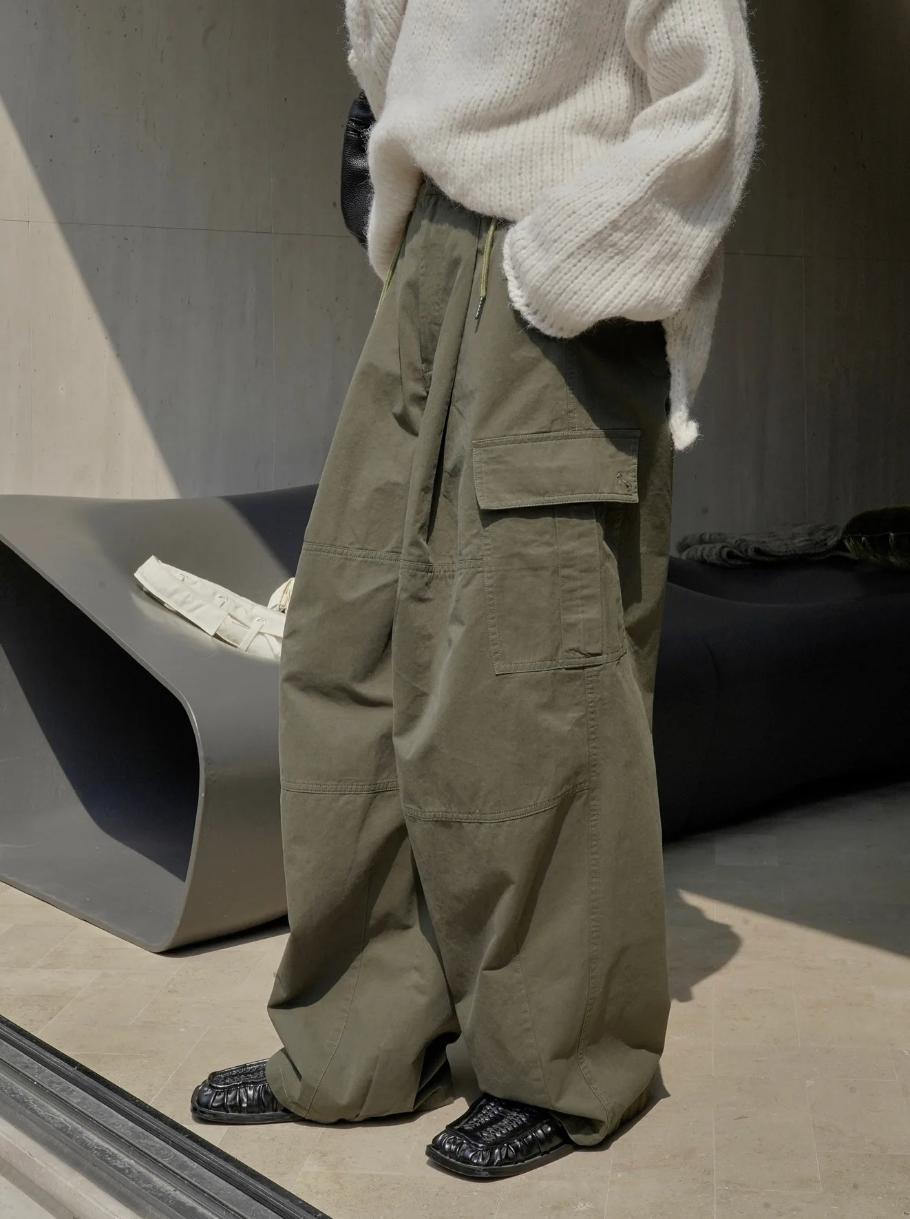 Autumn and Winter Women's Casual Solid Color High Waist Loose Pocket Decoration Wide Leg Pants
Autumn and Winter Women's Casual Solid Color High Waist Loose Pocket Decoration Wide Leg Pants