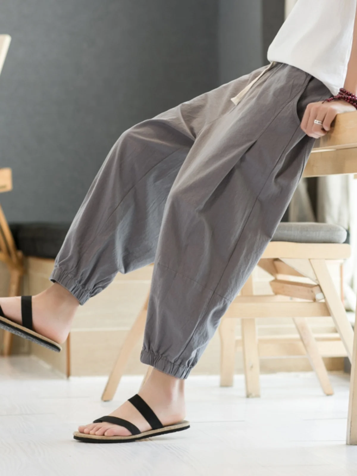 Summer Thin Cotton Lin Men's Loose Wide Leg Cuffed Lantern Pants Large Size Sports Shorts Casual Comfortable Breathable
Summer Thin Cotton Lin Men's Loose Wide Leg Cuffed Lantern Pants Large Size Sports Shorts Casual Comfortable Breathable