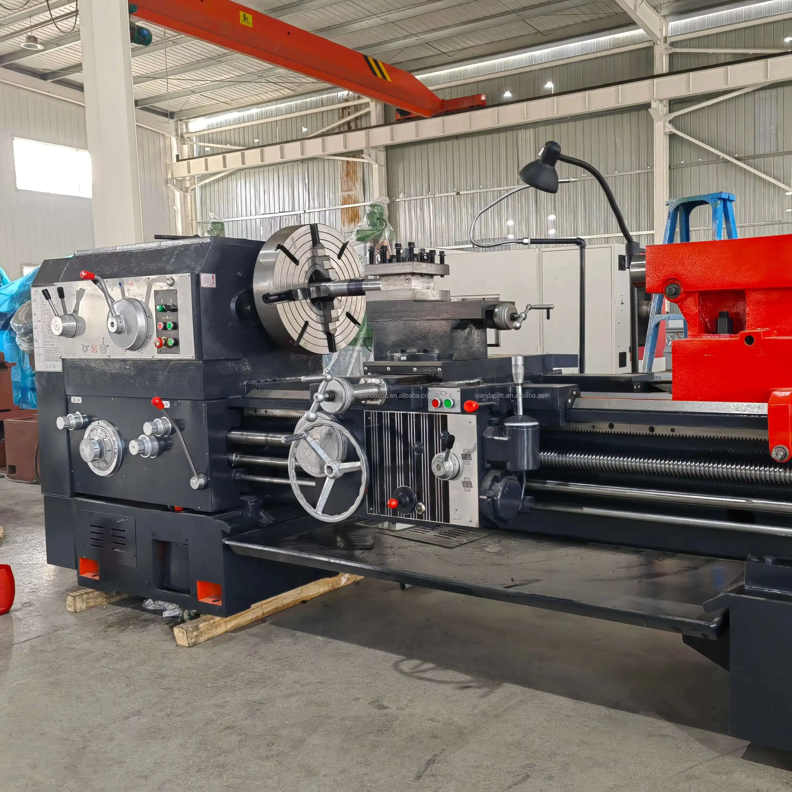 Factory Direct Cw6180-2000 High-Accuracy Heavy Duty Manual Metal New Horizontal Bench Lathe With Lower Price Motor
Factory Direct Cw6180-2000 High-Accuracy Heavy Duty Manual Metal New Horizontal Bench Lathe With Lower Price Motor