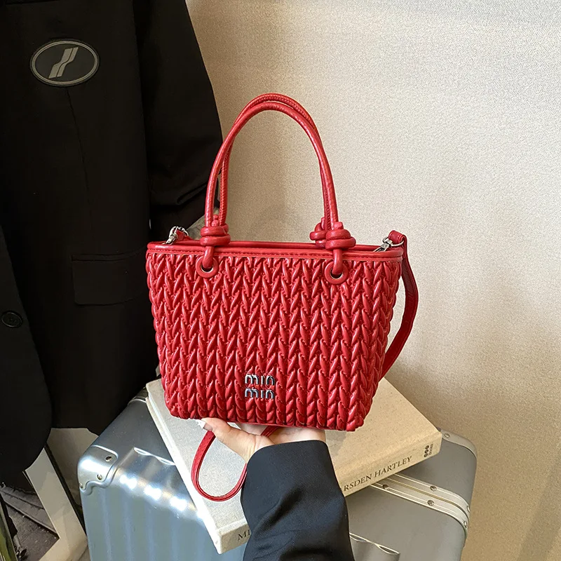 2025 Scarf Twist Dior-Inspired Square Bag Luxury Top Handle Crossbody Purse for Women Spring Essential
2025 Scarf Twist Dior-Inspired Square Bag Luxury Top Handle Crossbody Purse for Women Spring Essential