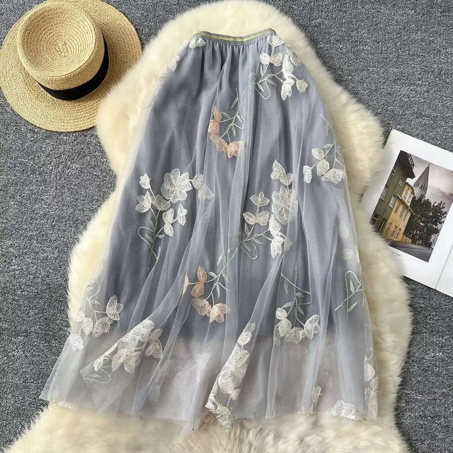 Flower Embroidered Mesh Midi Skirt For Women 2025 New High Waist A-line Beautiful Elegant Casual Tulle Skirts
Flower Embroidered Mesh Midi Skirt For Women 2025 New High Waist A-line Beautiful Elegant Casual Tulle Skirts