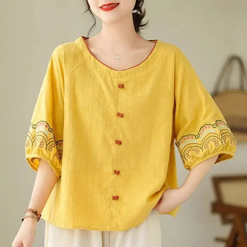 Middle Aged Mom Cotton Linen Short Sleeve Embroidered Top High End Loose Fit Stylish Summer New Arrival Women T Shirt
Middle Aged Mom Cotton Linen Short Sleeve Embroidered Top High End Loose Fit Stylish Summer New Arrival Women T Shirt