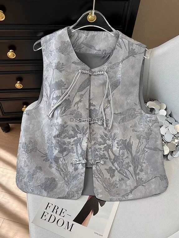 2026 new chinese national retro style embroidered tang suit vest for women v-neck sleeveless cheongsam button daily vest blouse
2026 new chinese national retro style embroidered tang suit vest for women v-neck sleeveless cheongsam button daily vest blouse