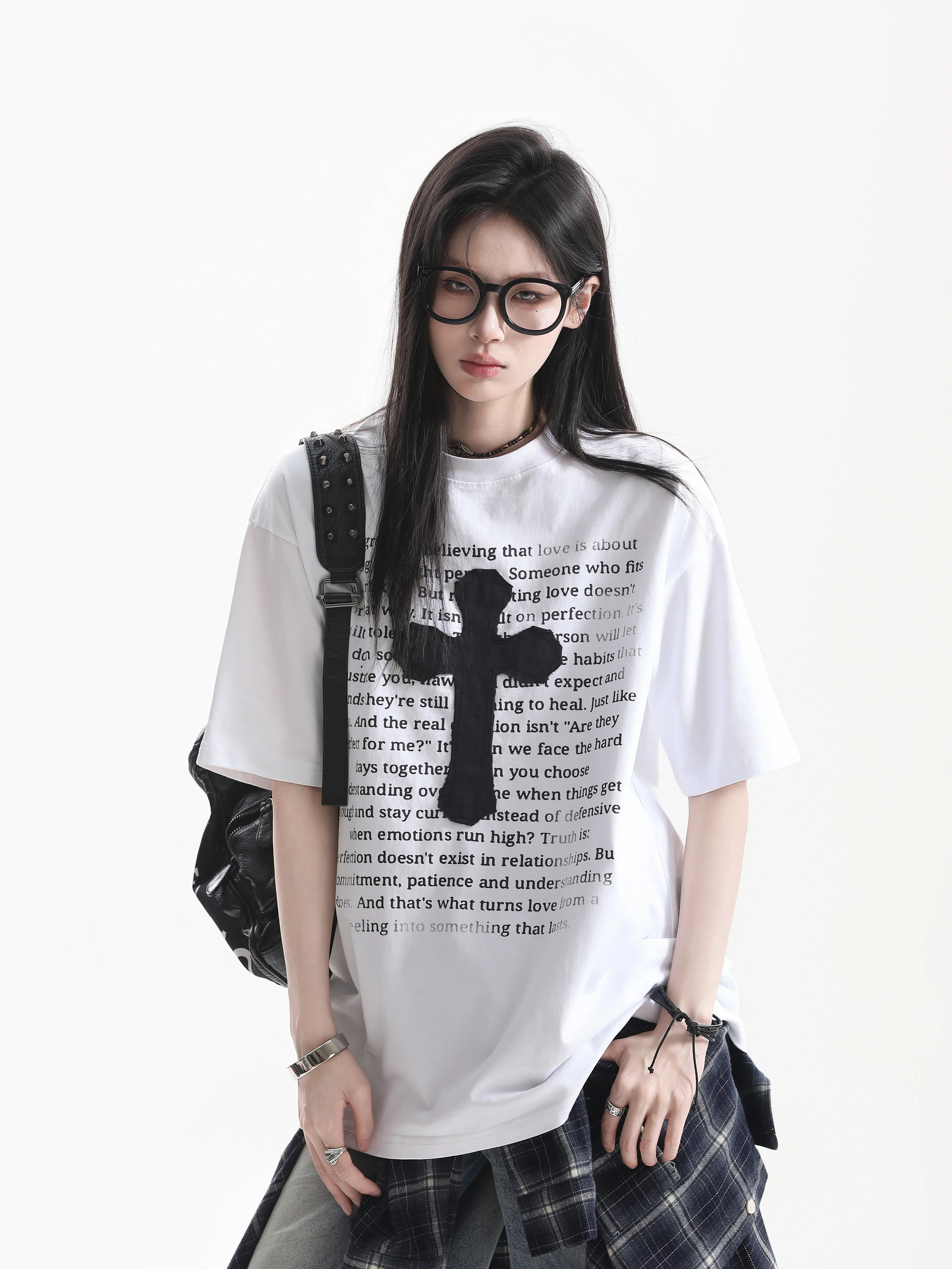 Retro American Cross Stitch Patch Print Short Sleeve Women's T-shirt Summer Casual Loose Fit Cotton Breathable round Neck
Retro American Cross Stitch Patch Print Short Sleeve Women's T-shirt Summer Casual Loose Fit Cotton Breathable round Neck