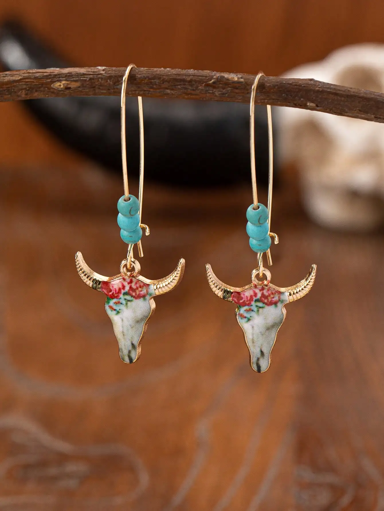 Boho Cow Skull Earrings with Turquoise Beads, Western Vintage Floral Design Dangle Earrings for Women
Boho Cow Skull Earrings with Turquoise Beads, Western Vintage Floral Design Dangle Earrings for Women