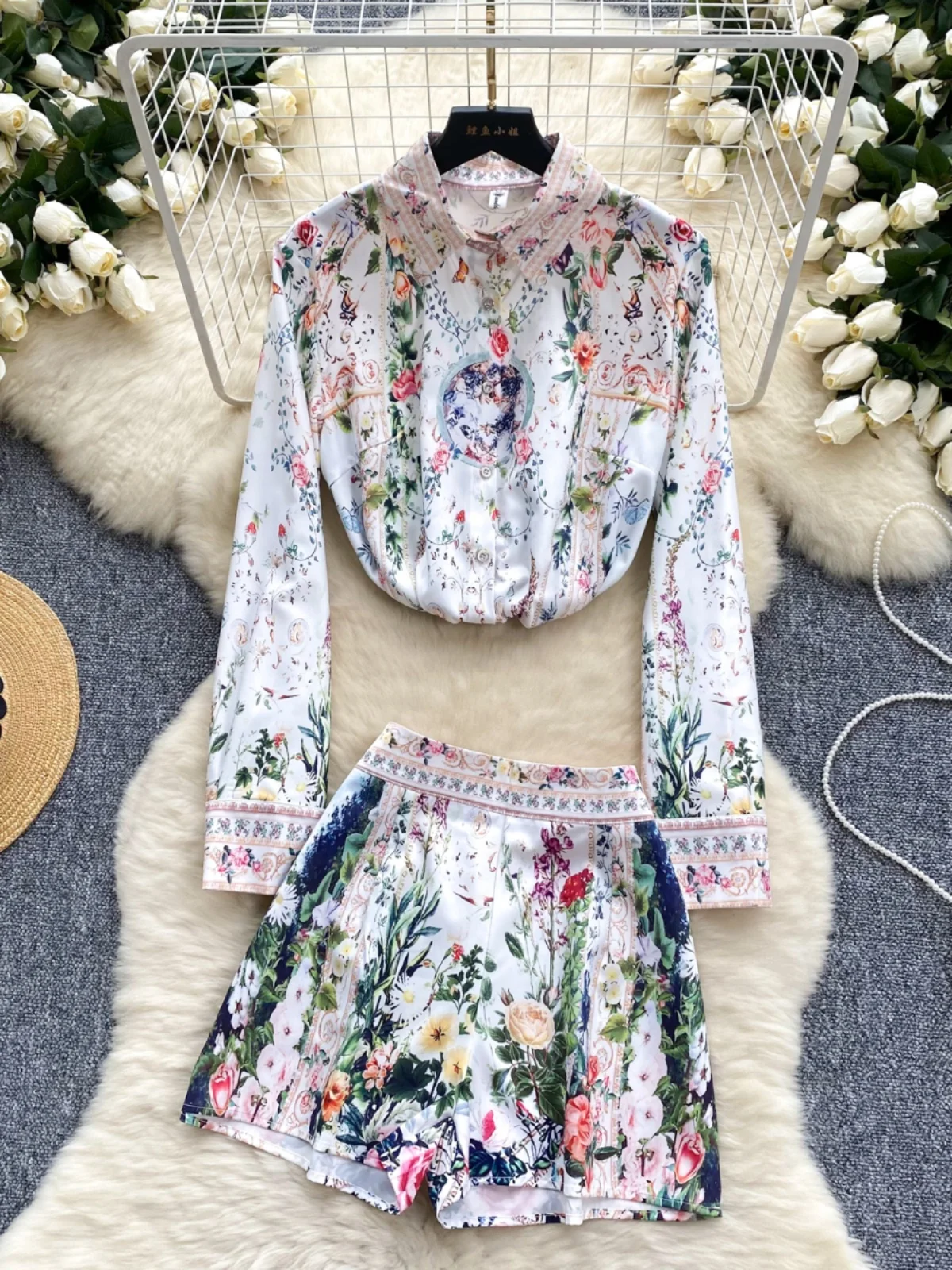Women Elegant Shorts 2 Pcs Set Fashion Printed Long Sleeve Loose Shirts+High Waist All-Match Short Pant Office Lady Suit
Women Elegant Shorts 2 Pcs Set Fashion Printed Long Sleeve Loose Shirts+High Waist All-Match Short Pant Office Lady Suit