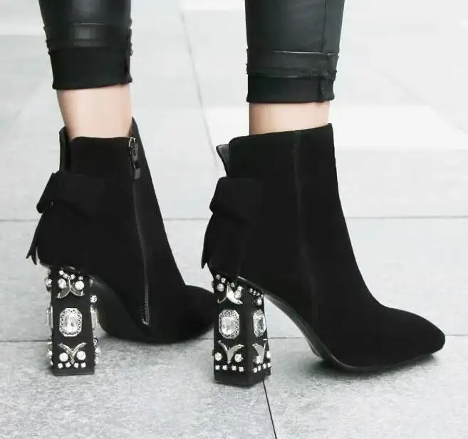 Black Grey Suede Diamond Rhinestone Studs Heels Ankle Boots Women Back Butterfly Knot Crystal Chunky Heels Short Bottines Mujer
Black Grey Suede Diamond Rhinestone Studs Heels Ankle Boots Women Back Butterfly Knot Crystal Chunky Heels Short Bottines Mujer