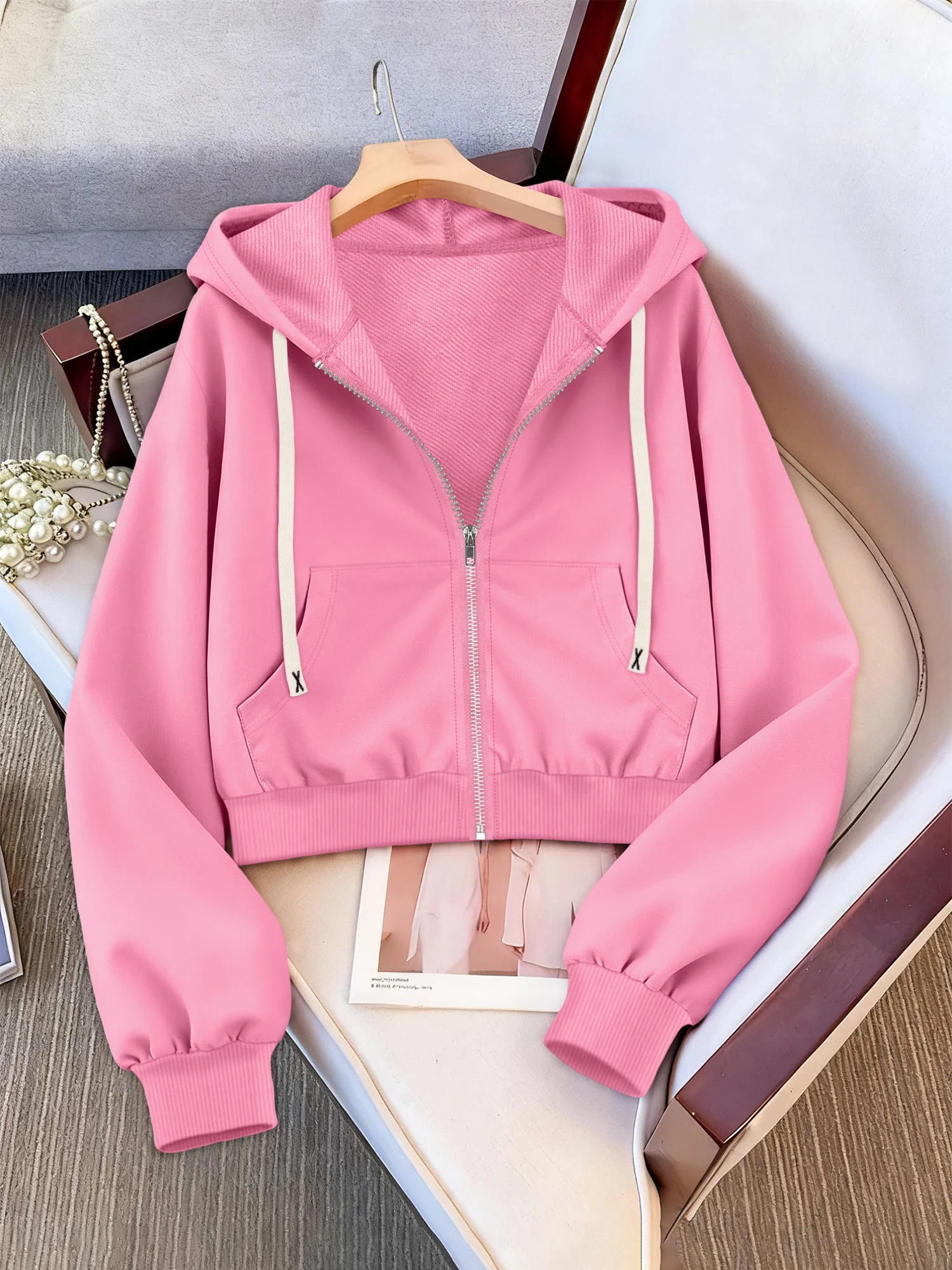 Women Cropped Zip Hooded Sweatshirt, Long Sleeve Hooded Jacket With Drawstring, Solid Color Casual Streetwear
Women Cropped Zip Hooded Sweatshirt, Long Sleeve Hooded Jacket With Drawstring, Solid Color Casual Streetwear