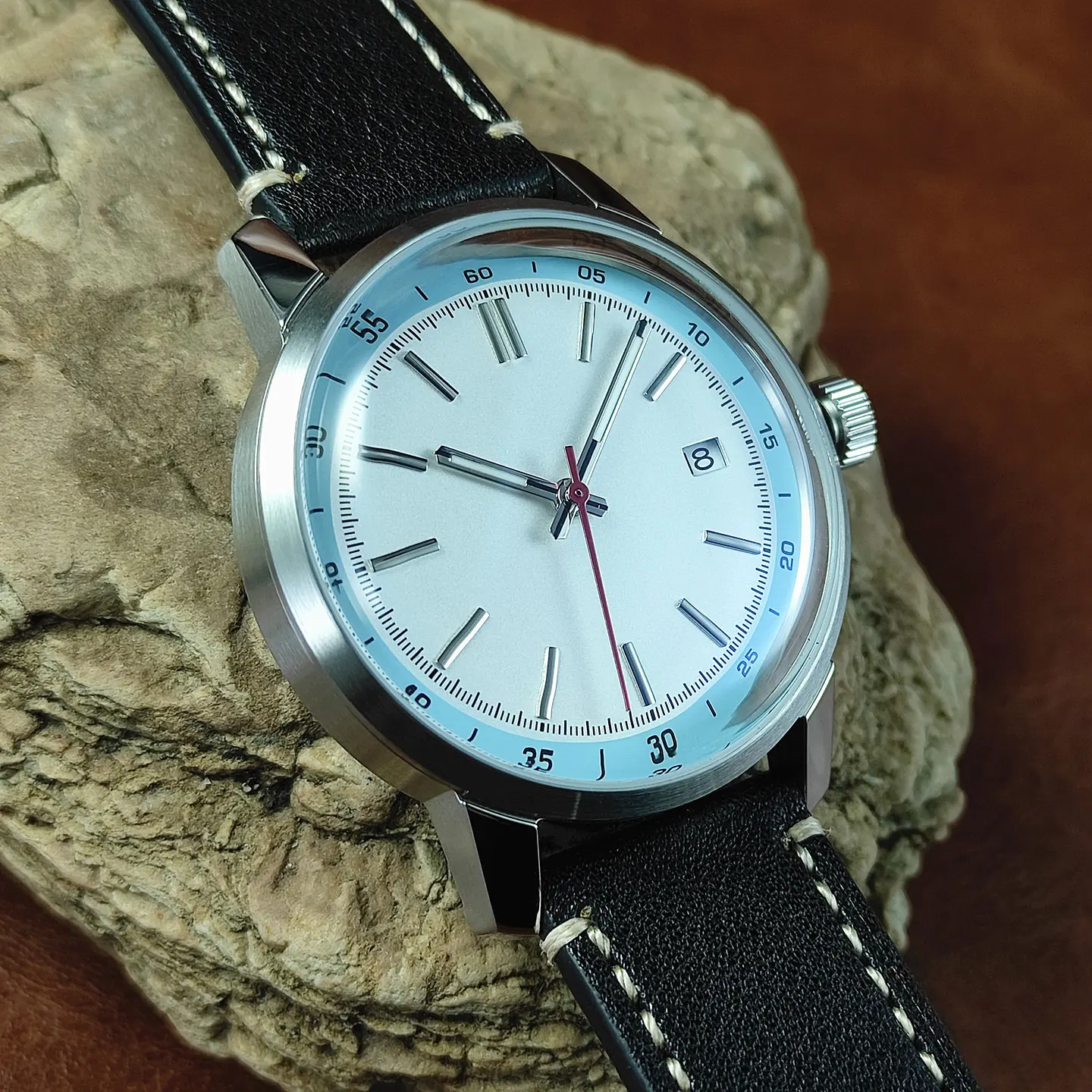 40mm Men's Business Art Calendar Automatic Mechanical Watch NH35 Movement Silver Stud Genuine Leather Waterproof Wristwatch
40mm Men's Business Art Calendar Automatic Mechanical Watch NH35 Movement Silver Stud Genuine Leather Waterproof Wristwatch