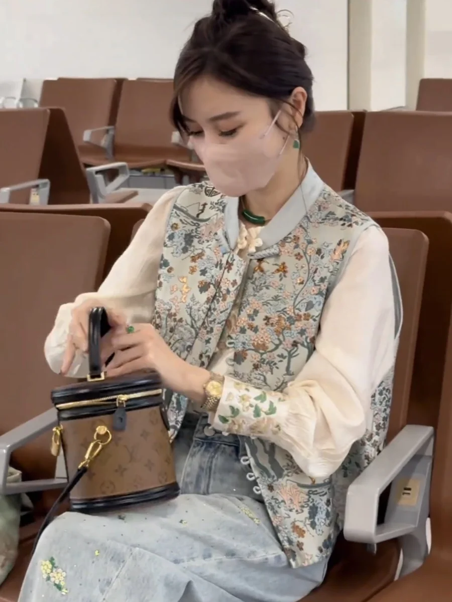 New 2026 Autumn Chinese Style Women's Vest High-End Embroidery Button Backless Top Commute Style Other Material 100%
New 2026 Autumn Chinese Style Women's Vest High-End Embroidery Button Backless Top Commute Style Other Material 100%