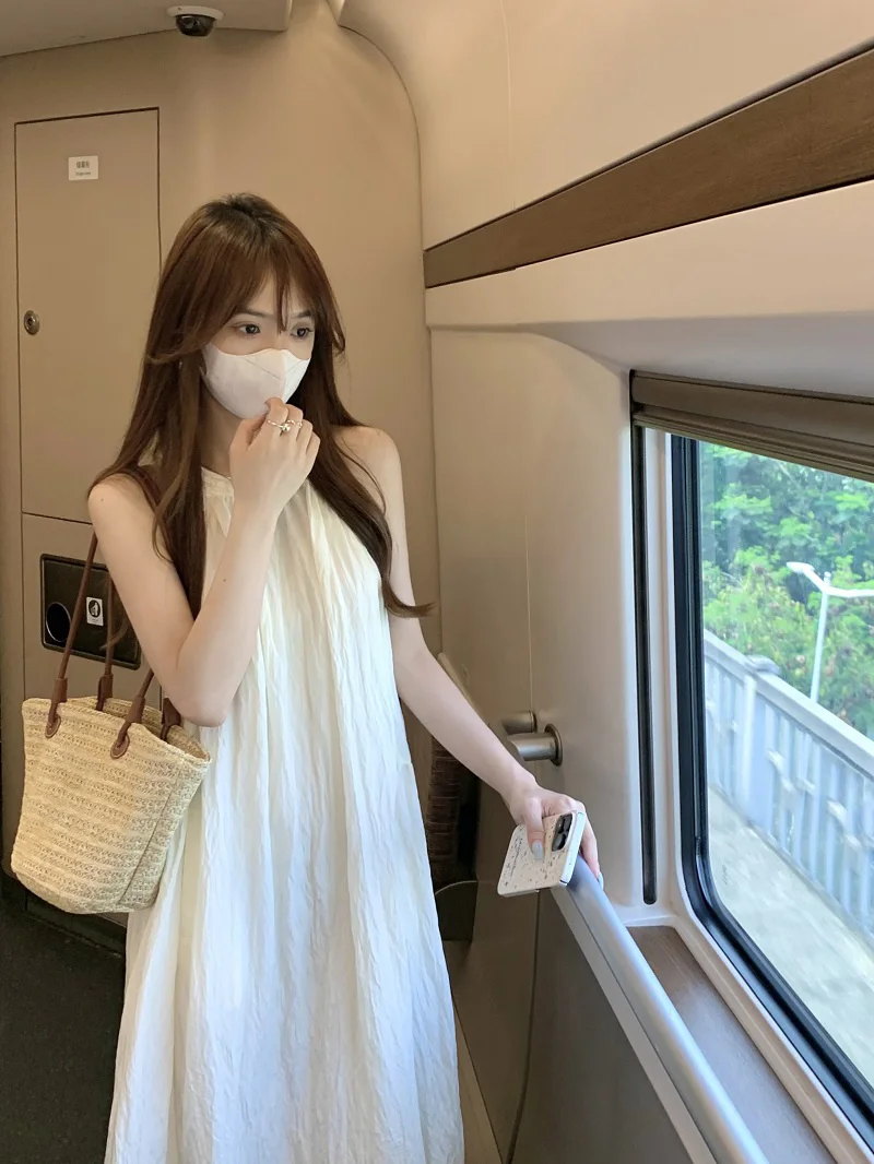 Women Dress 2023 New Resort Style White Halter Strap Dress Fairy Summer Beach Dress Sleeveless Temperament Luxury Long Dress
Women Dress 2023 New Resort Style White Halter Strap Dress Fairy Summer Beach Dress Sleeveless Temperament Luxury Long Dress