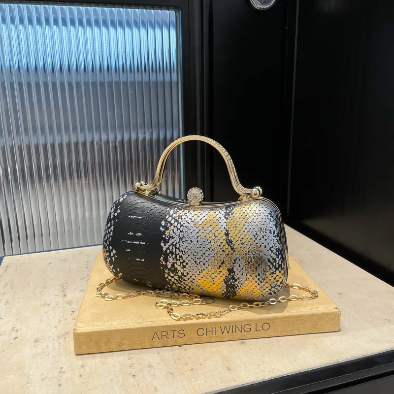 Вечерняя сумка со змеиным принтом 2025, цепочка для вечеринки, новая элегантная сумка через плечо с модной цепочкой
Вечерняя сумка со змеиным принтом 2025, цепочка для вечеринки, новая элегантная сумка через плечо с модной цепочкой