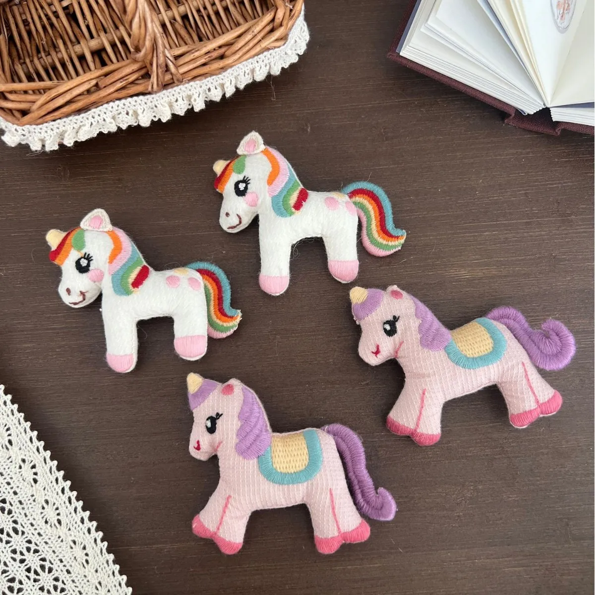 Rainbow Flying Horse Brooch for Kids Cute Cartoon Cotton Filled Half Finished Shoe Sock Hair Clip Material Decor Durable Kit
Rainbow Flying Horse Brooch for Kids Cute Cartoon Cotton Filled Half Finished Shoe Sock Hair Clip Material Decor Durable Kit
