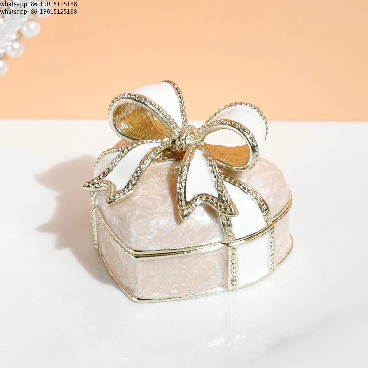 Heart Shape Vintage Trinket Boxes Hinged Collectible Bow-knot Decor Jeweled Enameled Heart Jewelry Ring Holder Box
Heart Shape Vintage Trinket Boxes Hinged Collectible Bow-knot Decor Jeweled Enameled Heart Jewelry Ring Holder Box