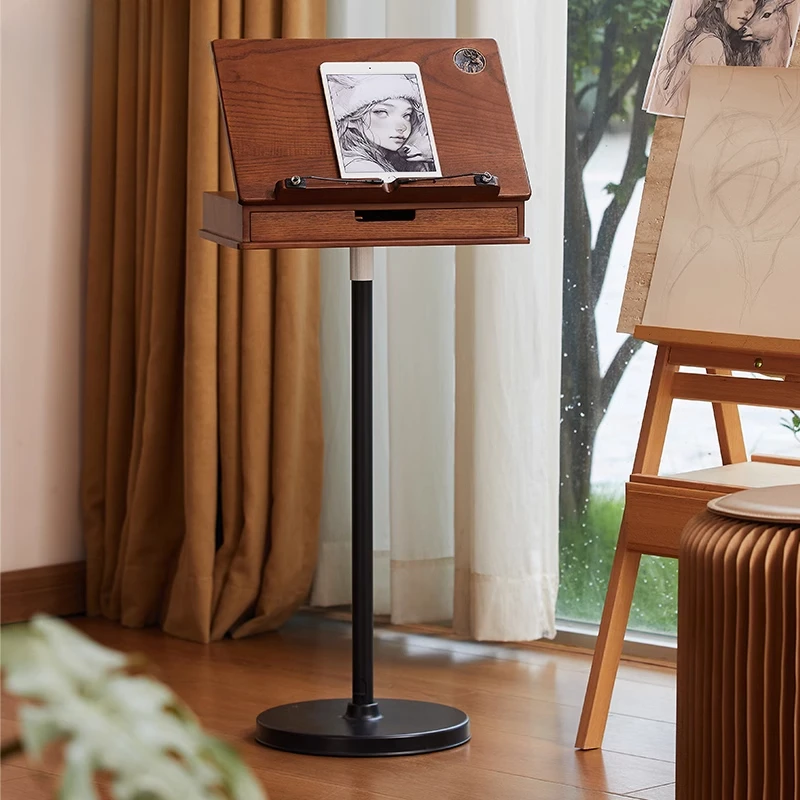 American retro floor-to-ceiling wooden easel drawing board Multifunctional solid wood drawing board Art supplies display stand
American retro floor-to-ceiling wooden easel drawing board Multifunctional solid wood drawing board Art supplies display stand
