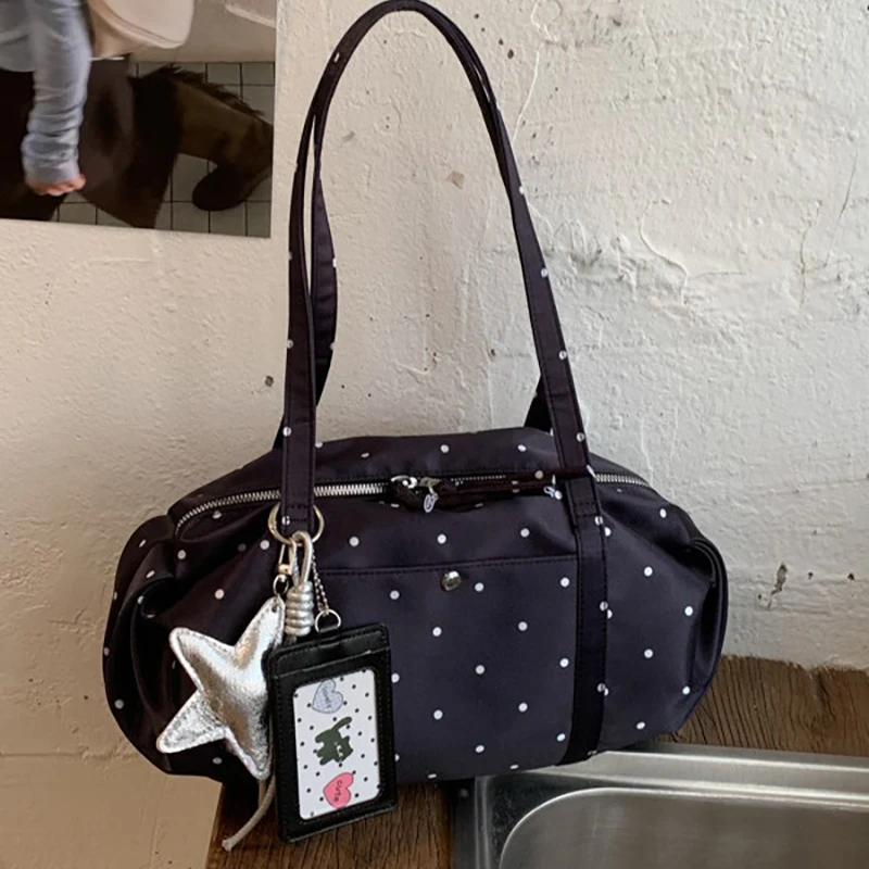 Korean Style Polka Dot Shoulder Bag Tote Bag Casual Women Shoulder Bag Portable Versatile Purse Large Capacity Commuter Bag
Korean Style Polka Dot Shoulder Bag Tote Bag Casual Women Shoulder Bag Portable Versatile Purse Large Capacity Commuter Bag