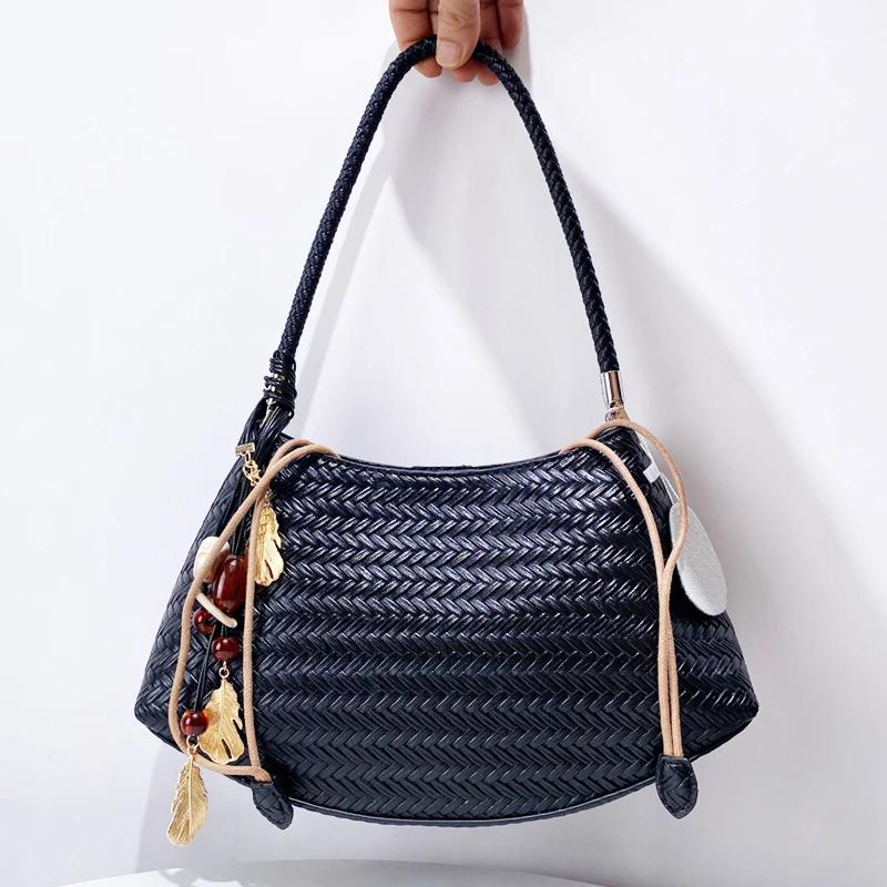 Shell Bags For Women Luxury Designer Handbag Purses 2025 New In PU Imitation Braided Embossed Pattern With Inner Pocket Shoulder
Shell Bags For Women Luxury Designer Handbag Purses 2025 New In PU Imitation Braided Embossed Pattern With Inner Pocket Shoulder