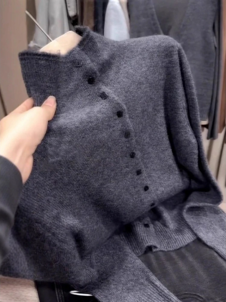 Casual Grey Knitted Sweater Women's Loose Inner Shirt Spring New Style Fashion Lazy Neck Design Breathable Comfortable Top
Casual Grey Knitted Sweater Women's Loose Inner Shirt Spring New Style Fashion Lazy Neck Design Breathable Comfortable Top