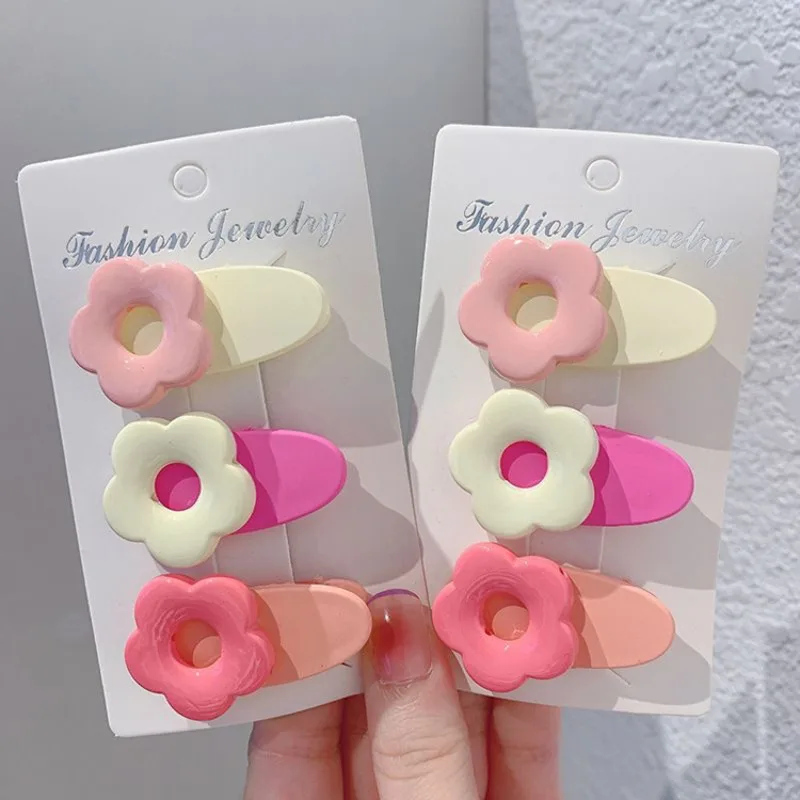 2 шт. корейские милые заколки для волос в стиле колор-блок с цветами, очаровательные боковые заколки для непослушных прядей, заколки-уточки, модные аксессуары для волос
2 шт. корейские милые заколки для волос в стиле колор-блок с цветами, очаровательные боковые заколки для непослушных прядей, заколки-уточки, модные аксессуары для волос