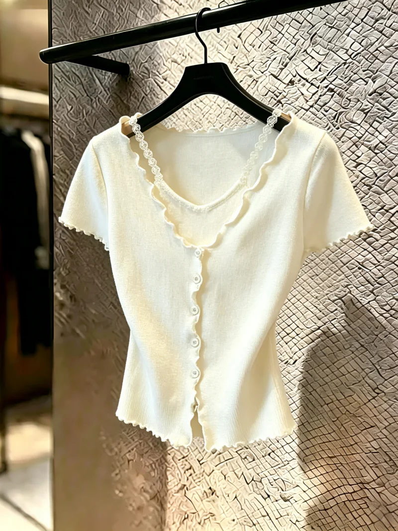 Unique Knitted Short Sleeve Women's Top with Wooden Fake Two-Piece Style Korean Version Slim Fit V-Neck Pure Color Summe...
Unique Knitted Short Sleeve Women's Top with Wooden Fake Two-Piece Style Korean Version Slim Fit V-Neck Pure Color Summe...