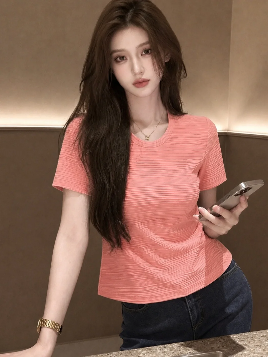 Summer 2026 Women's Ice Silk Knitted Top Fashionable Color Short Sleeve Design Sensation Korean Style Commute Straight Cut
Summer 2026 Women's Ice Silk Knitted Top Fashionable Color Short Sleeve Design Sensation Korean Style Commute Straight Cut
