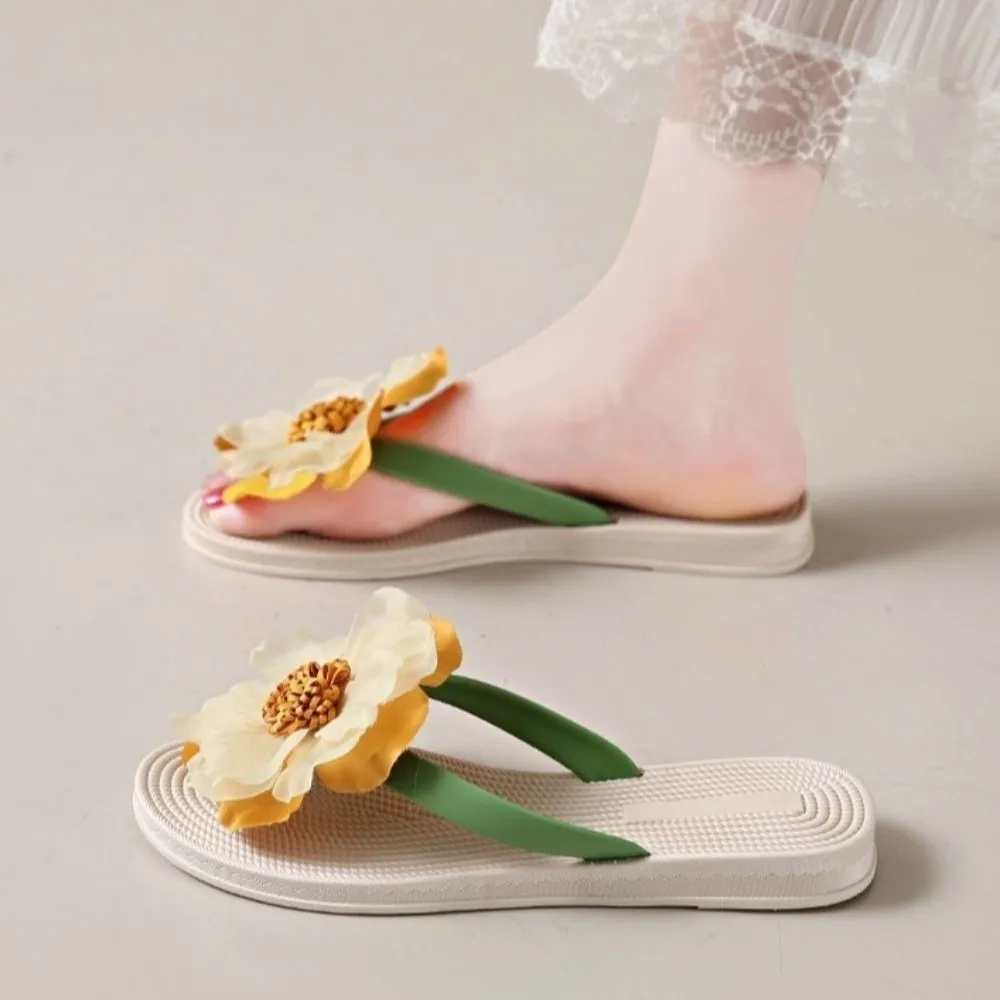 Outer Wear Shoes Anti Slip Beach Slides Sandals Sweet Home Wear Flower Flip Flops PVC Women Summer Slippers Summer
Outer Wear Shoes Anti Slip Beach Slides Sandals Sweet Home Wear Flower Flip Flops PVC Women Summer Slippers Summer