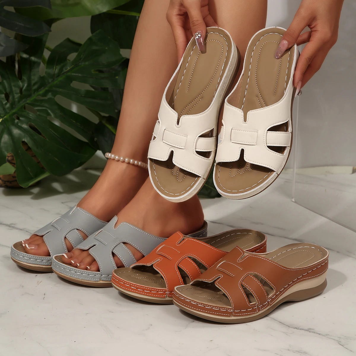 Outdoor Wedge Slippers for Women Summer Lightweight Shoes Plus Size Anti-slip Slippers Casual Open Toe Sandals Slides Women
Outdoor Wedge Slippers for Women Summer Lightweight Shoes Plus Size Anti-slip Slippers Casual Open Toe Sandals Slides Women