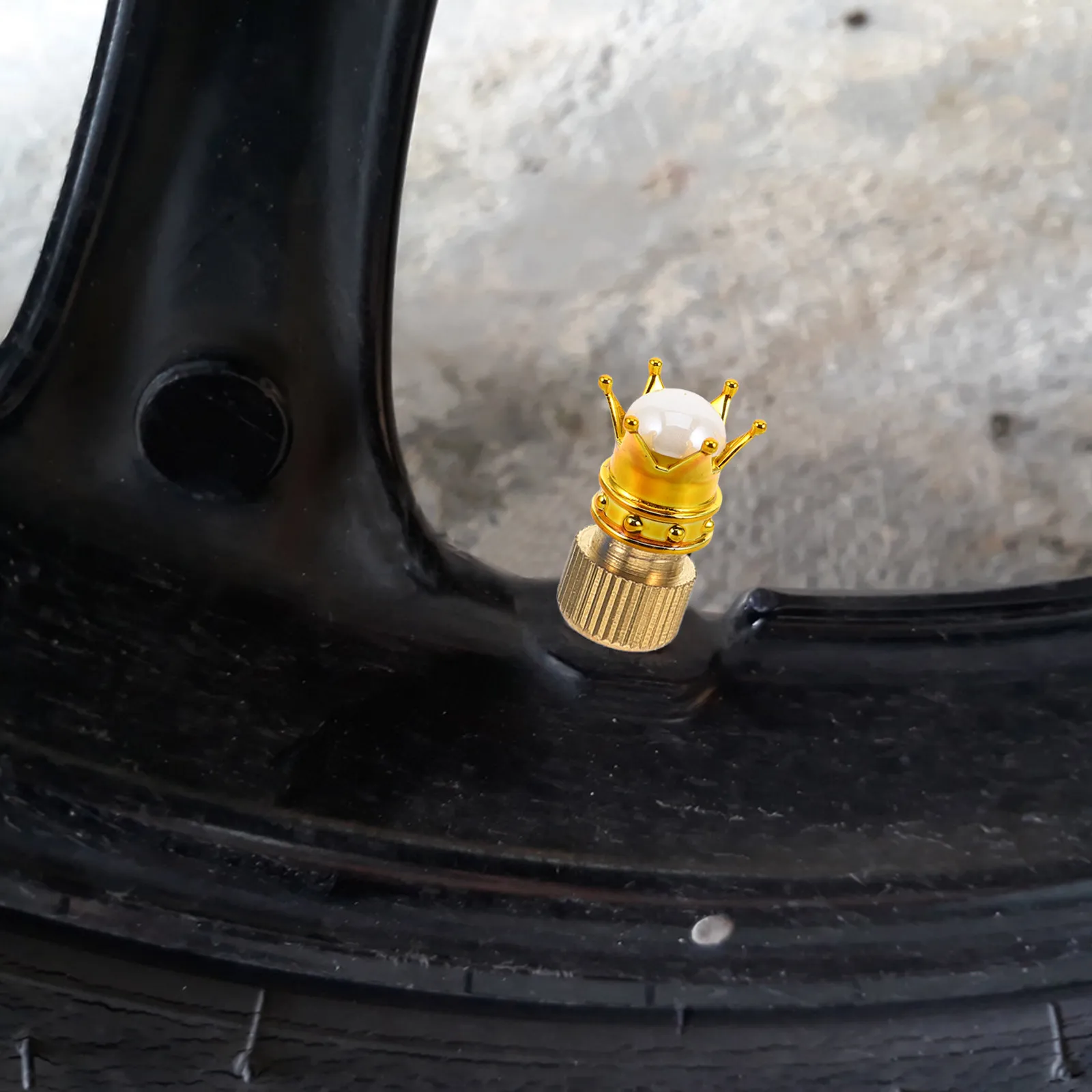 4Pcs Tire Valve Caps Tiara Design Leakproof Wheel Valve Stem Caps Decorative Air Nozzle Stoppers for Cars
4Pcs Tire Valve Caps Tiara Design Leakproof Wheel Valve Stem Caps Decorative Air Nozzle Stoppers for Cars